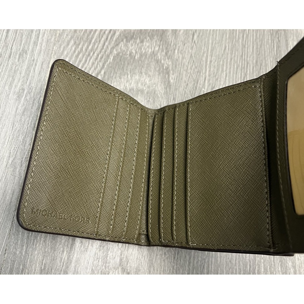 Michael Kors Hayes Small Tri-Fold Wallet Olive Green Pebbled Leather Gold Logo - Picture 8 of 11